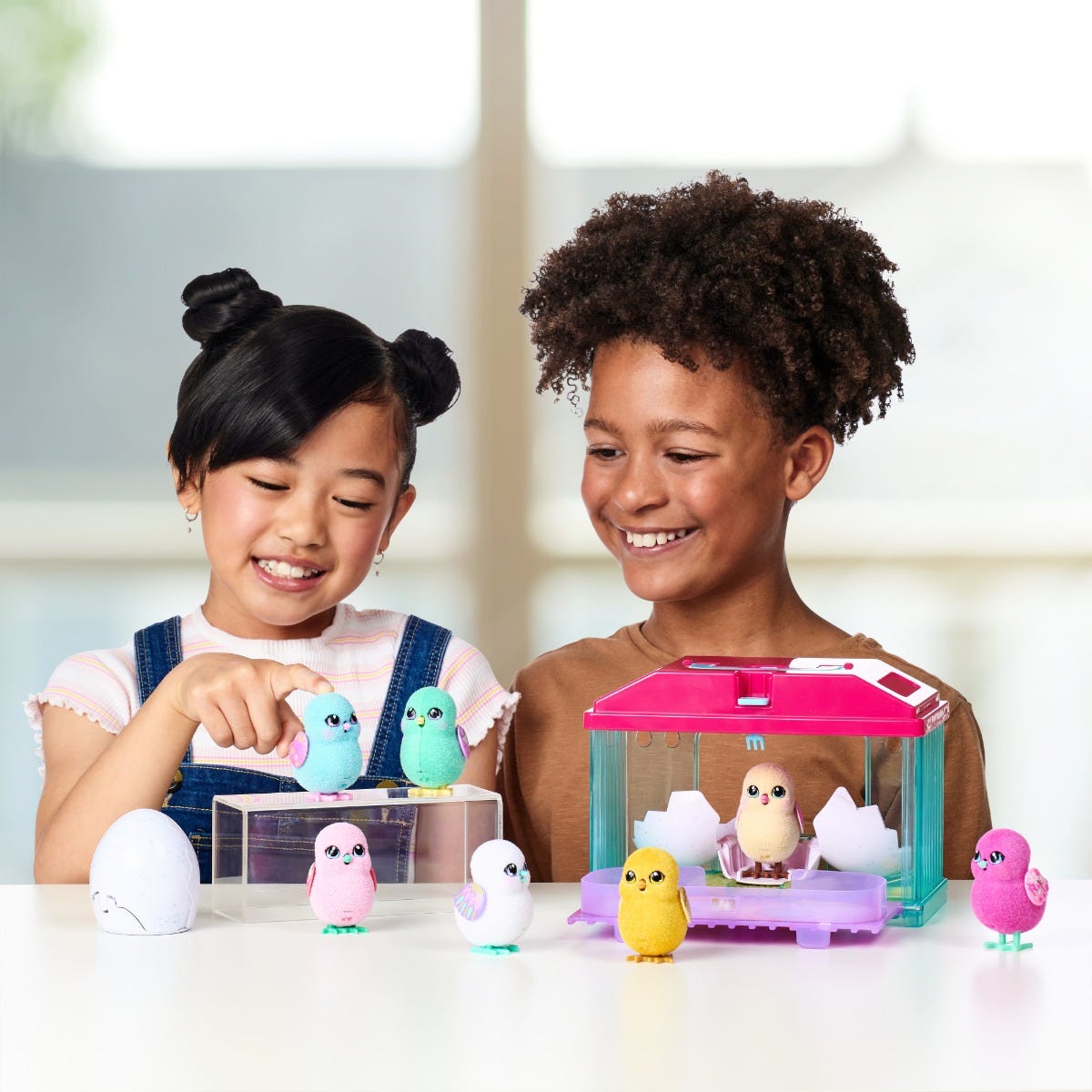 Little Live Pets Surprise Chick Hatching House Playset